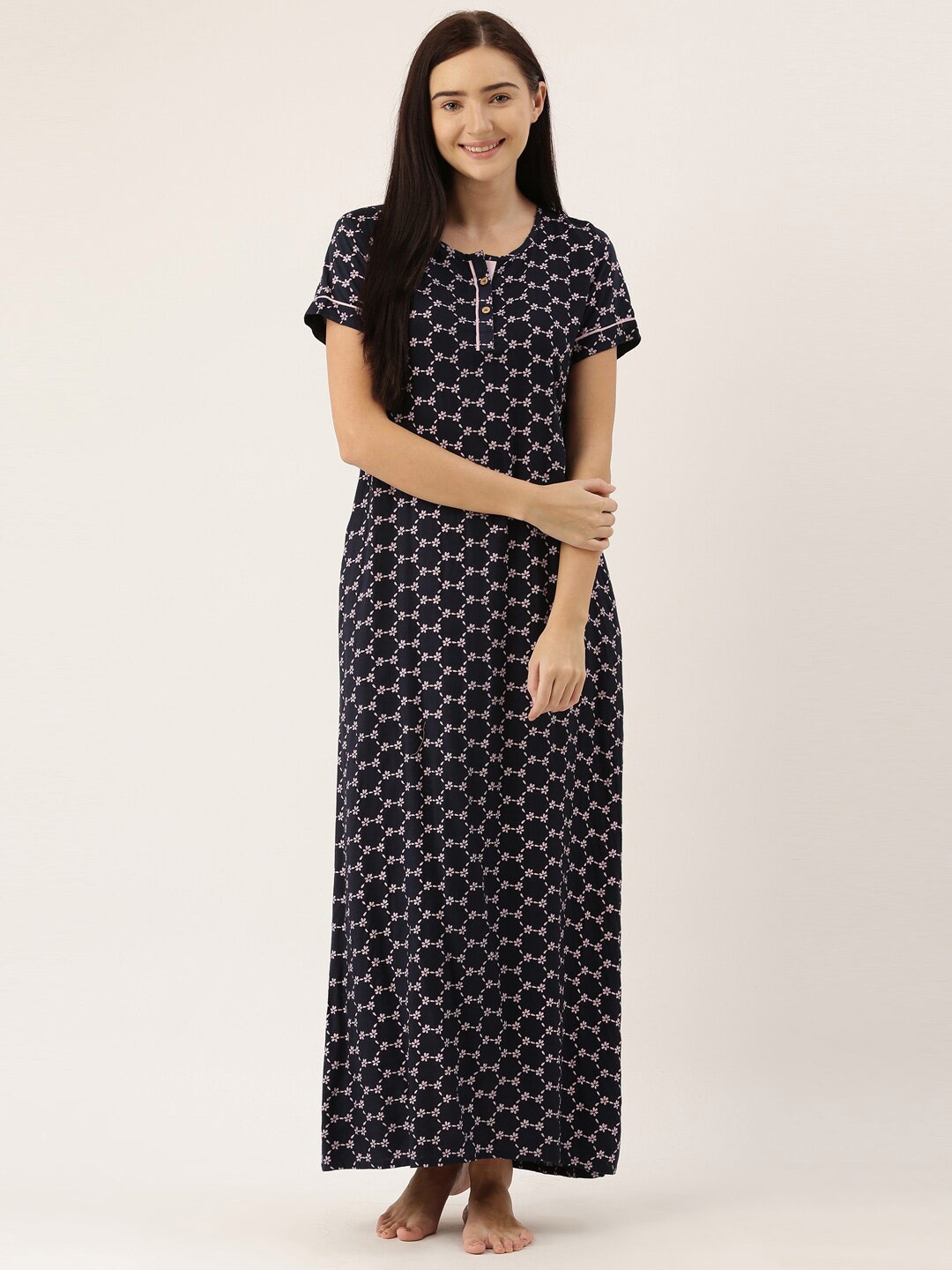 

Bannos Swagger Black Printed Maxi Nightdress