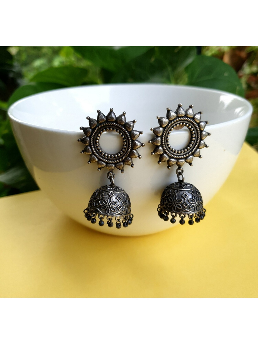 

FIROZA Women Silver-Toned Dome Shaped Jhumkas Earrings