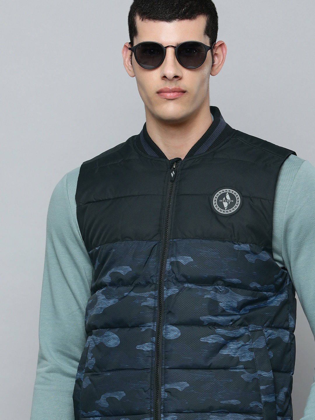 

Skechers Men Navy Blue GOWALK TRAIL Camouflage Print Sleeveless Padded Jacket
