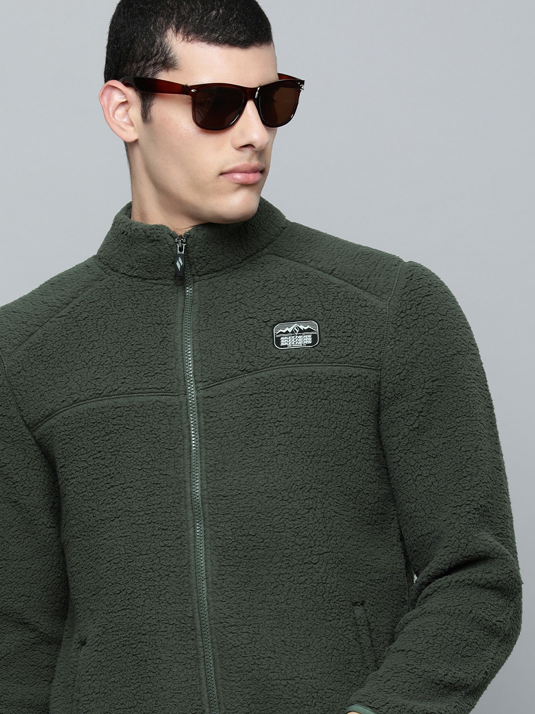 

Skechers Men Olive Green Solid UPF 40+ Finish Sherpa Sporty Jacket