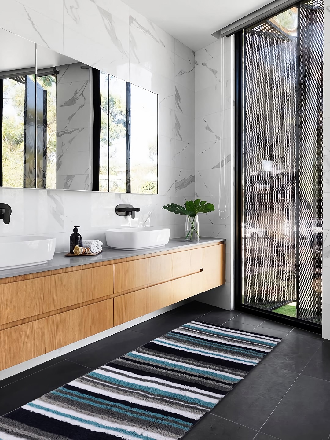 

Pano White & Grey Printed 1634 GSM Anti-Slip Bath Rugs