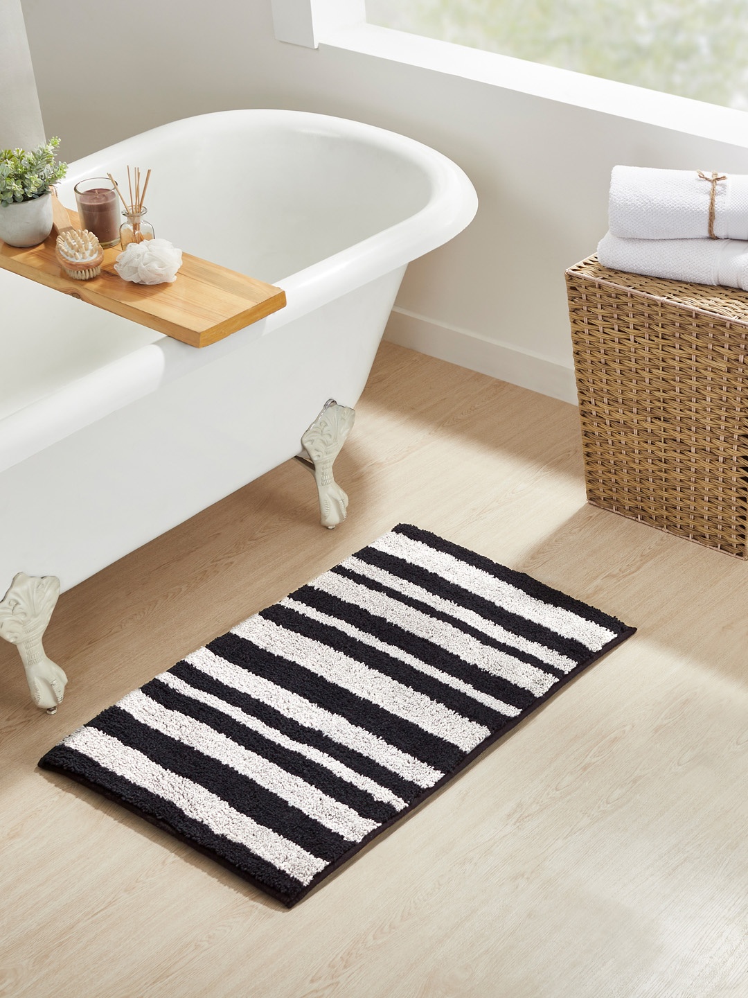 

Pano Black & White Striped 1634 GSM Reversible Bath Rug