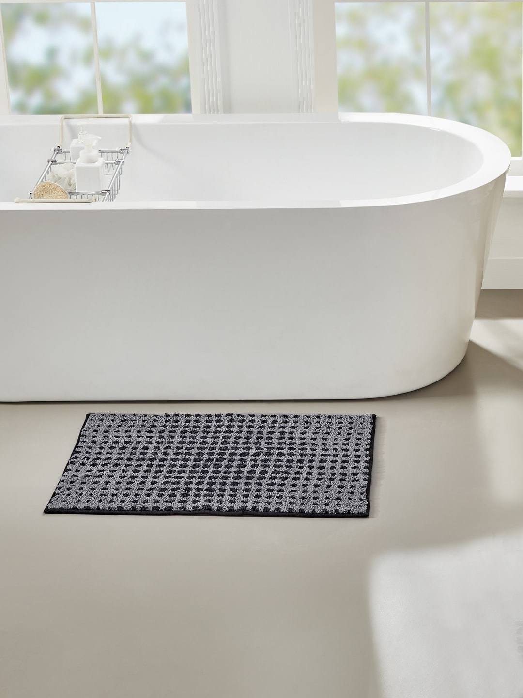 

Pano Black Dots Knitted 1902 GSM Bath Rug