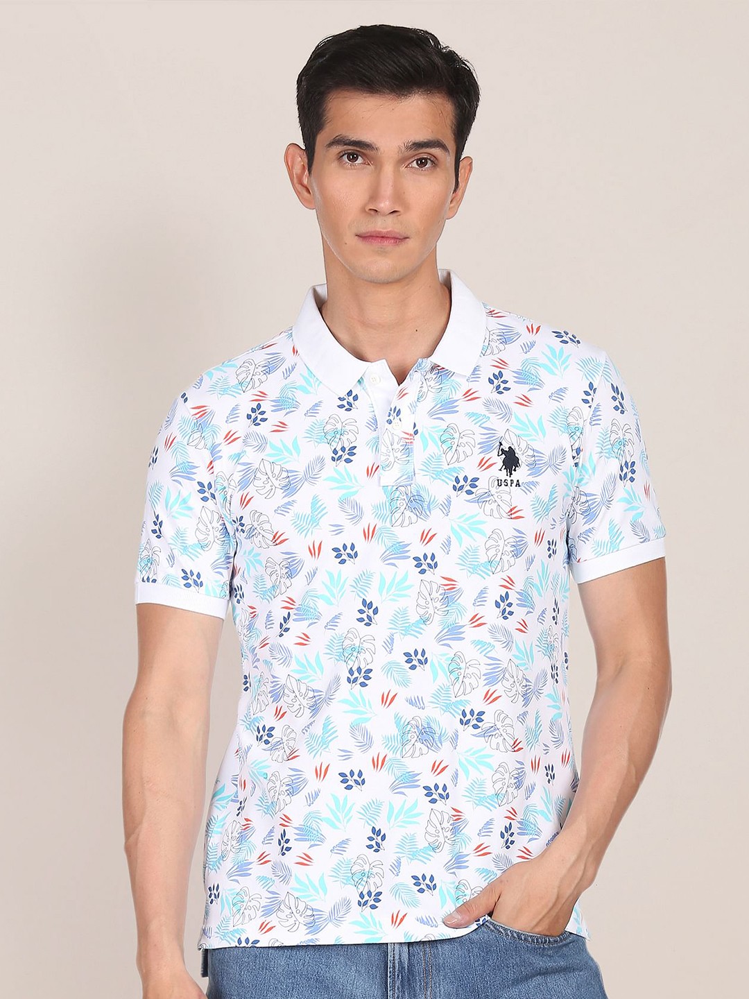 

U S Polo Assn Men White & Blue Tropical Printed Polo Collar Tropical Slim Fit T-shirt