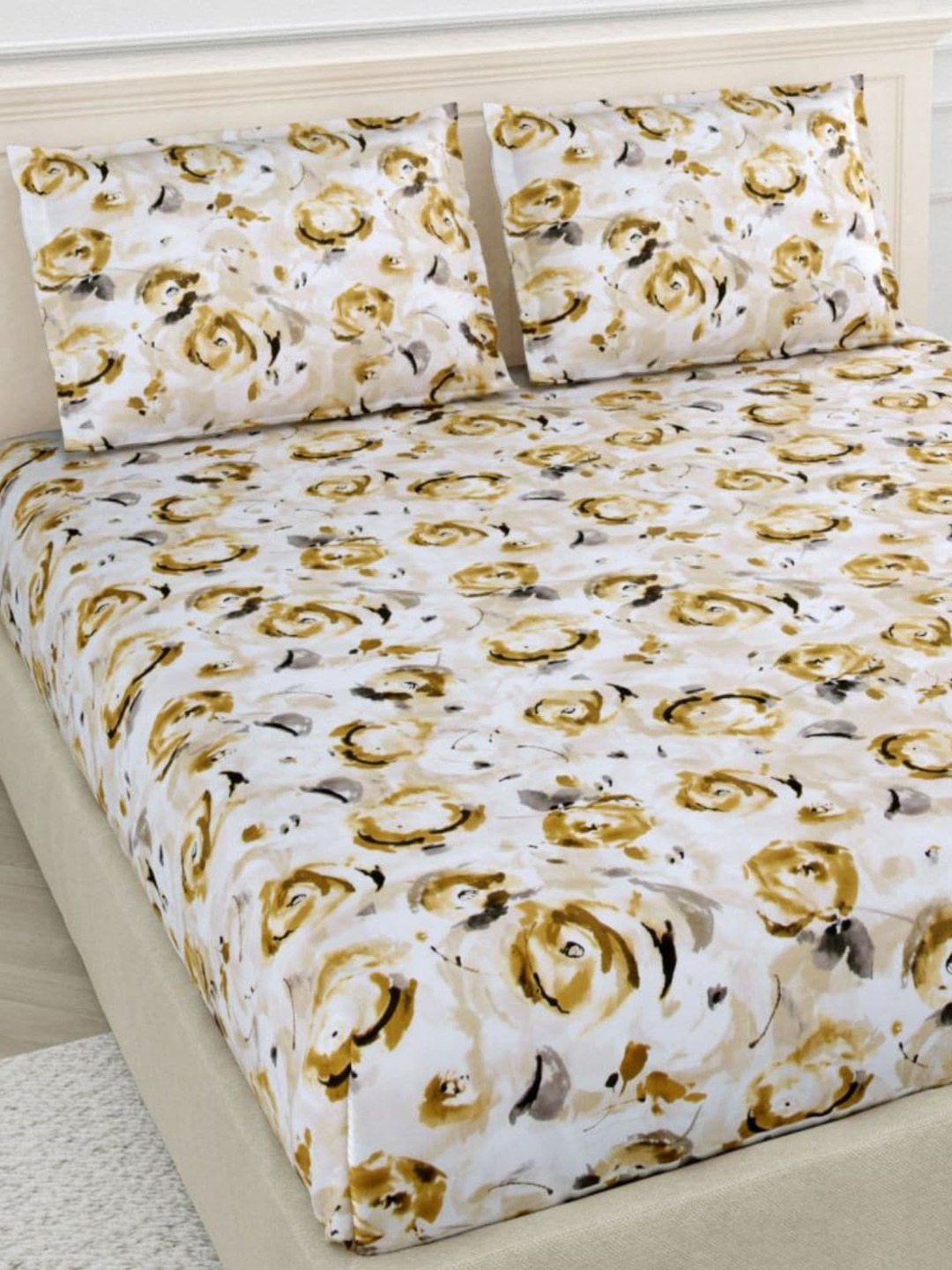 

haus & kinder Brown & White Floral 186 TC Queen Bedsheet with 2 Pillow Covers