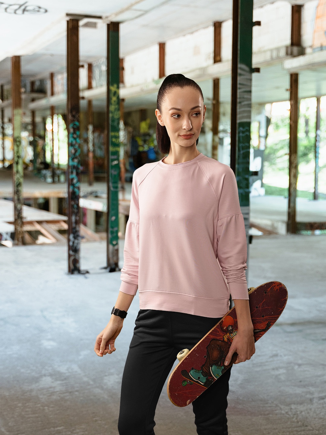 

Skechers Women Solid T-shirt, Pink