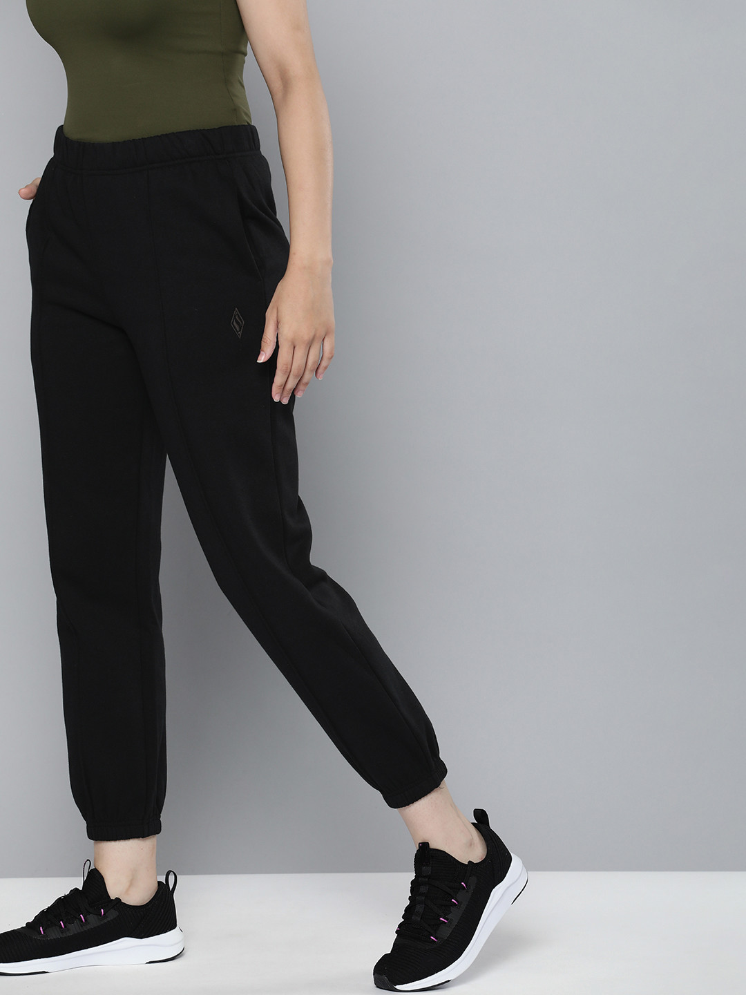 

Skechers Women Solid Relaxed Fit KECH-SWEATS DIAMOND DELIGHTF Joggers, Black