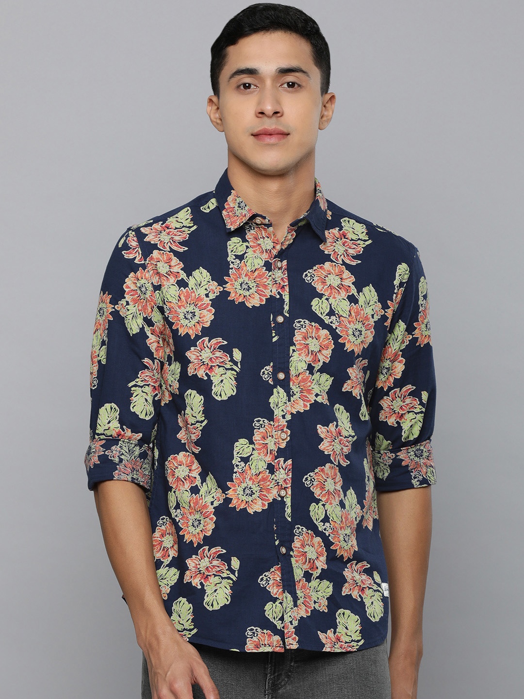 

Flying Machine Men Navy Blue Floral Printed Pure Cotton Slim Fit Casual Shirt