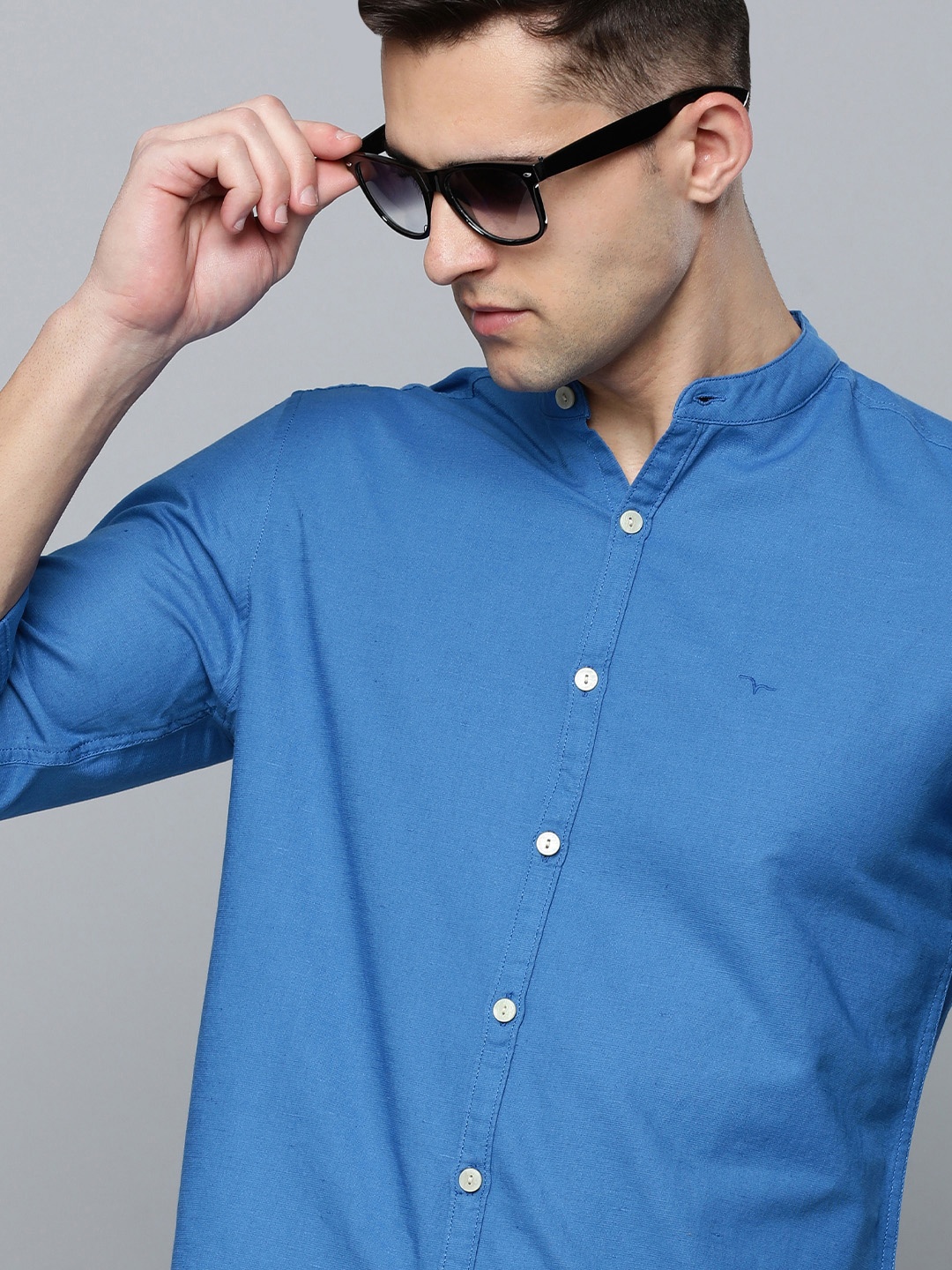 

Flying Machine Men Blue Solid Slim Fit Casual Shirt