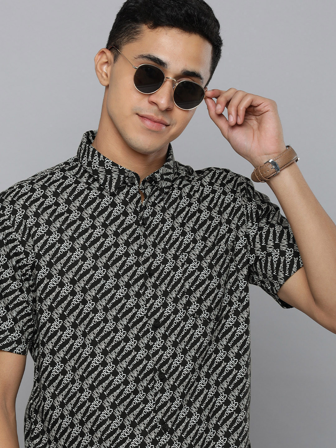 

Flying Machine Men Black & White Slim Fit Printed Casual Shirt