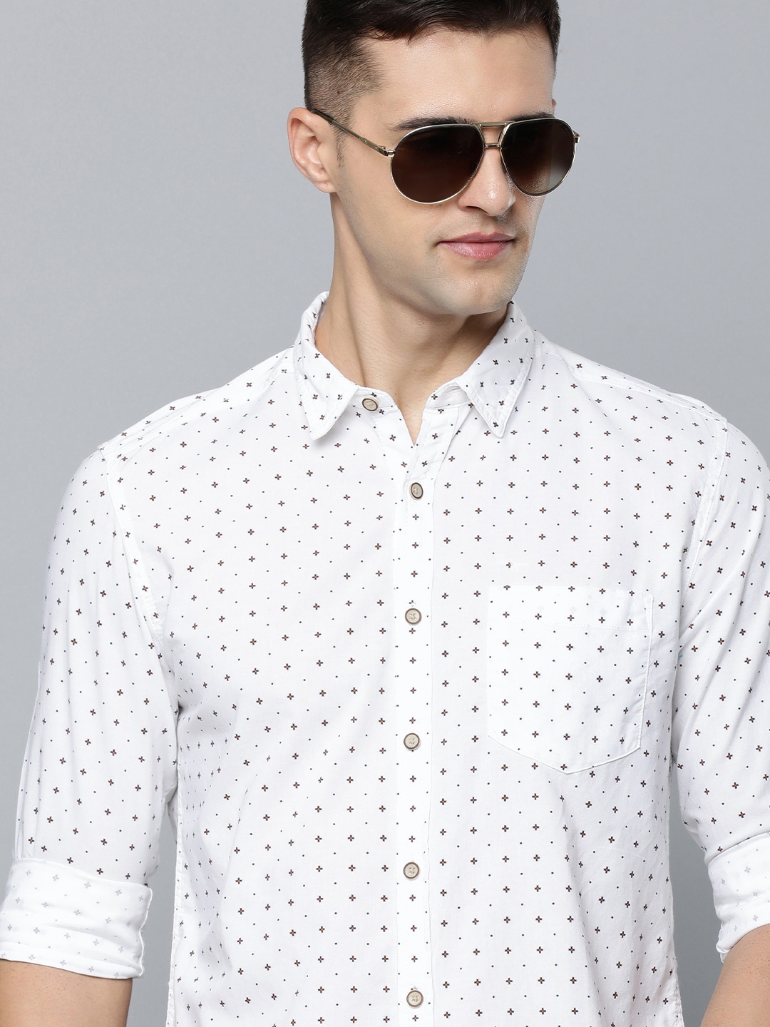 

Flying Machine Men Off-White Geometric Printed Pure Cotton Slim Fit Casual Shirt