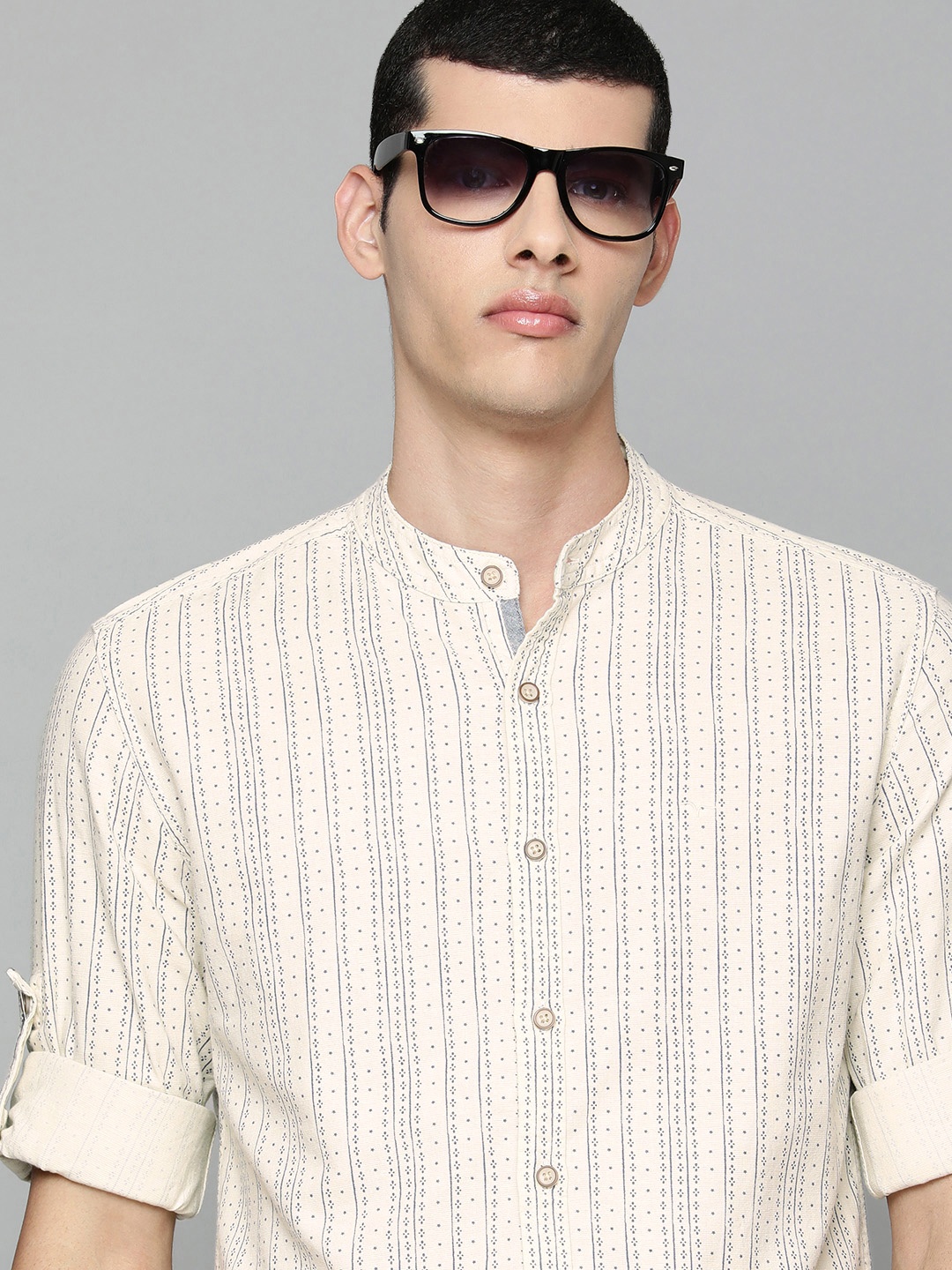 

Flying Machine Men Off White Slim Fit Printed Pure Cotton Casual Shirt