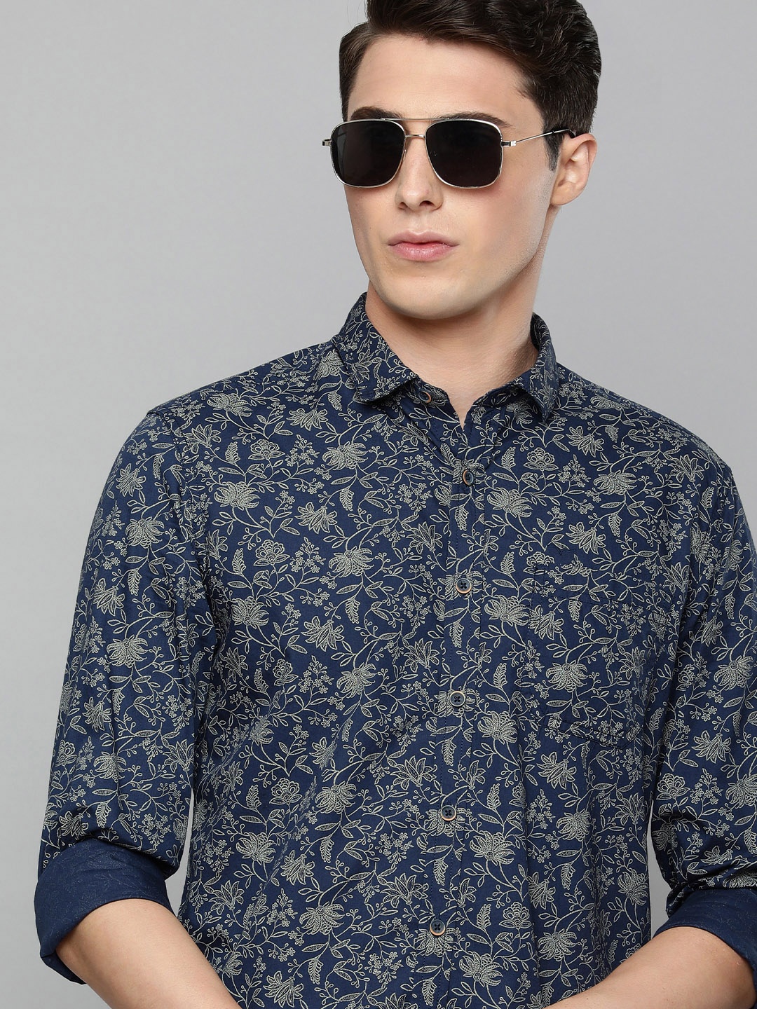 

Flying Machine Men Navy Blue Slim Fit Floral Printed Pure Cotton Casual Shirt