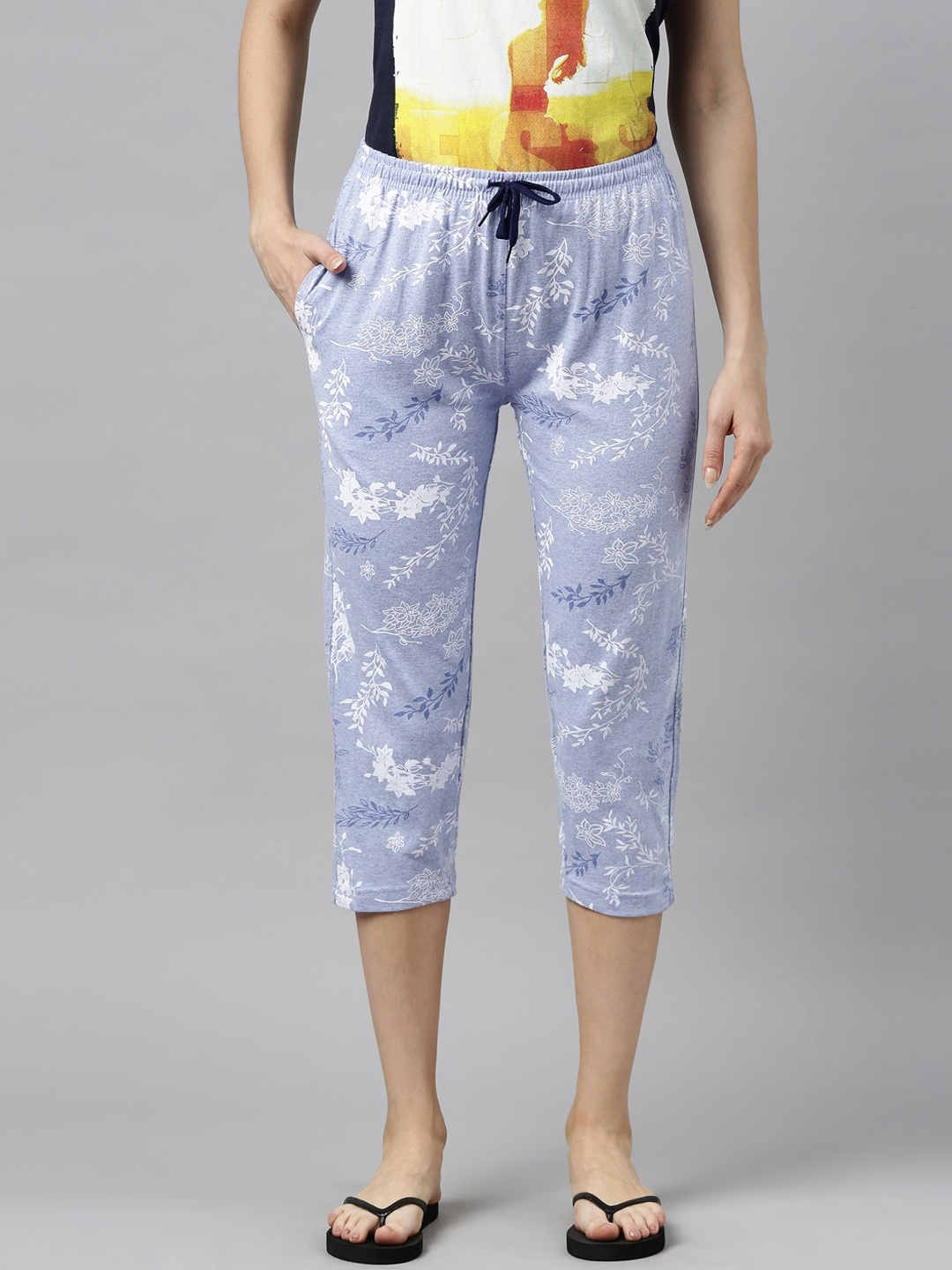 

Kryptic Women Blue & White Printed Capris