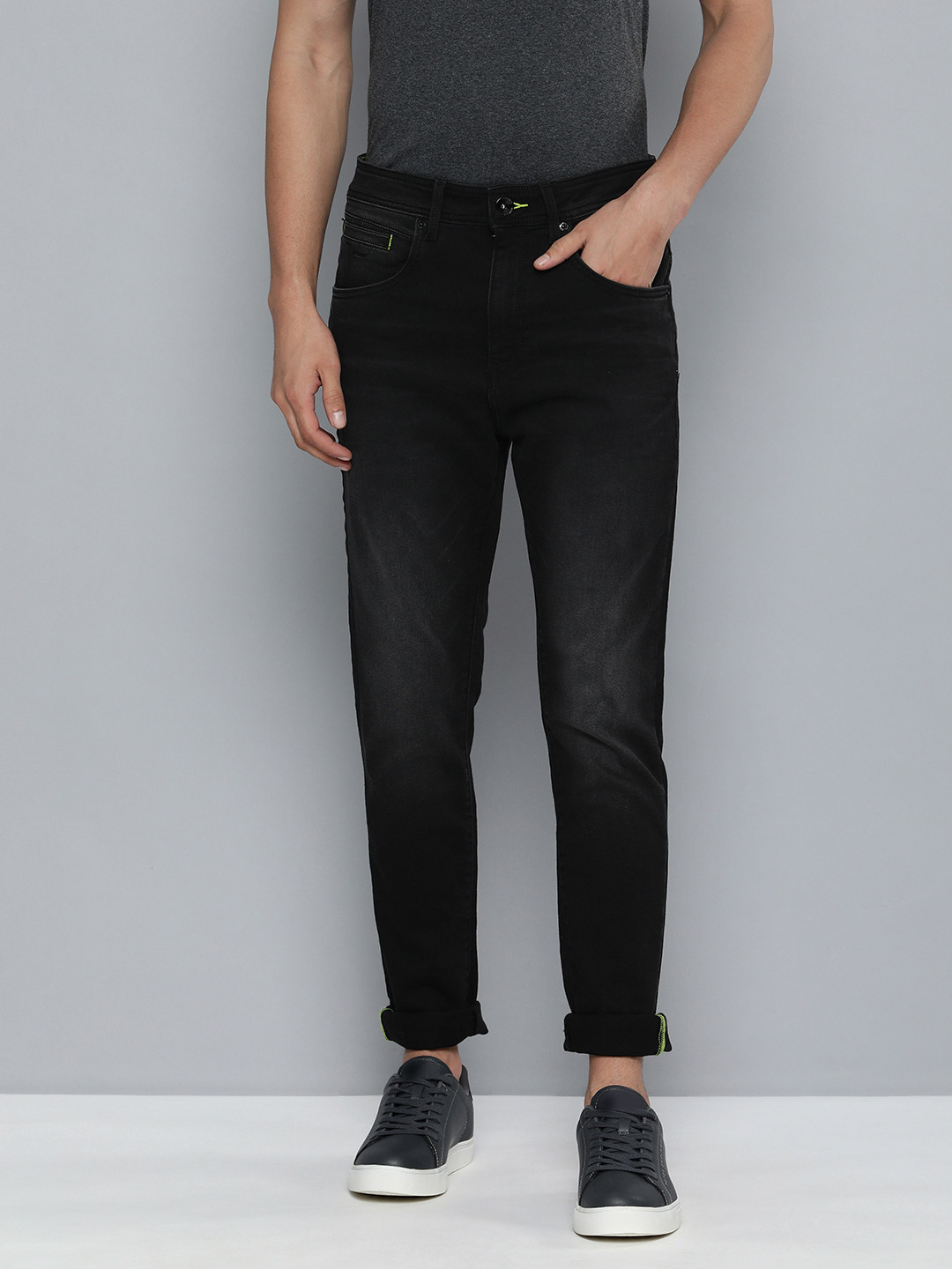 

Flying Machine Men Slim Fit Light Fade Stretchable Jeans, Black