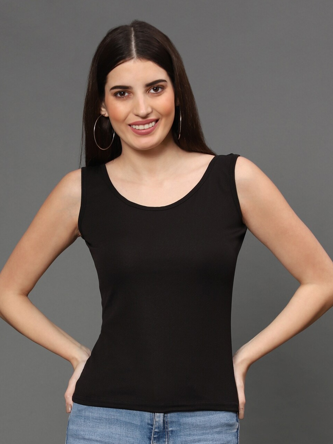 

WESTHOOD Black Solid Top