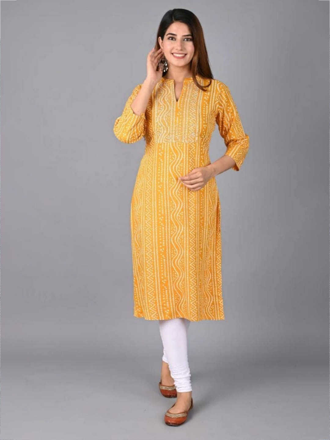 

MIRAVAN Women Yellow Embroidered Bandhani Printed Kurta