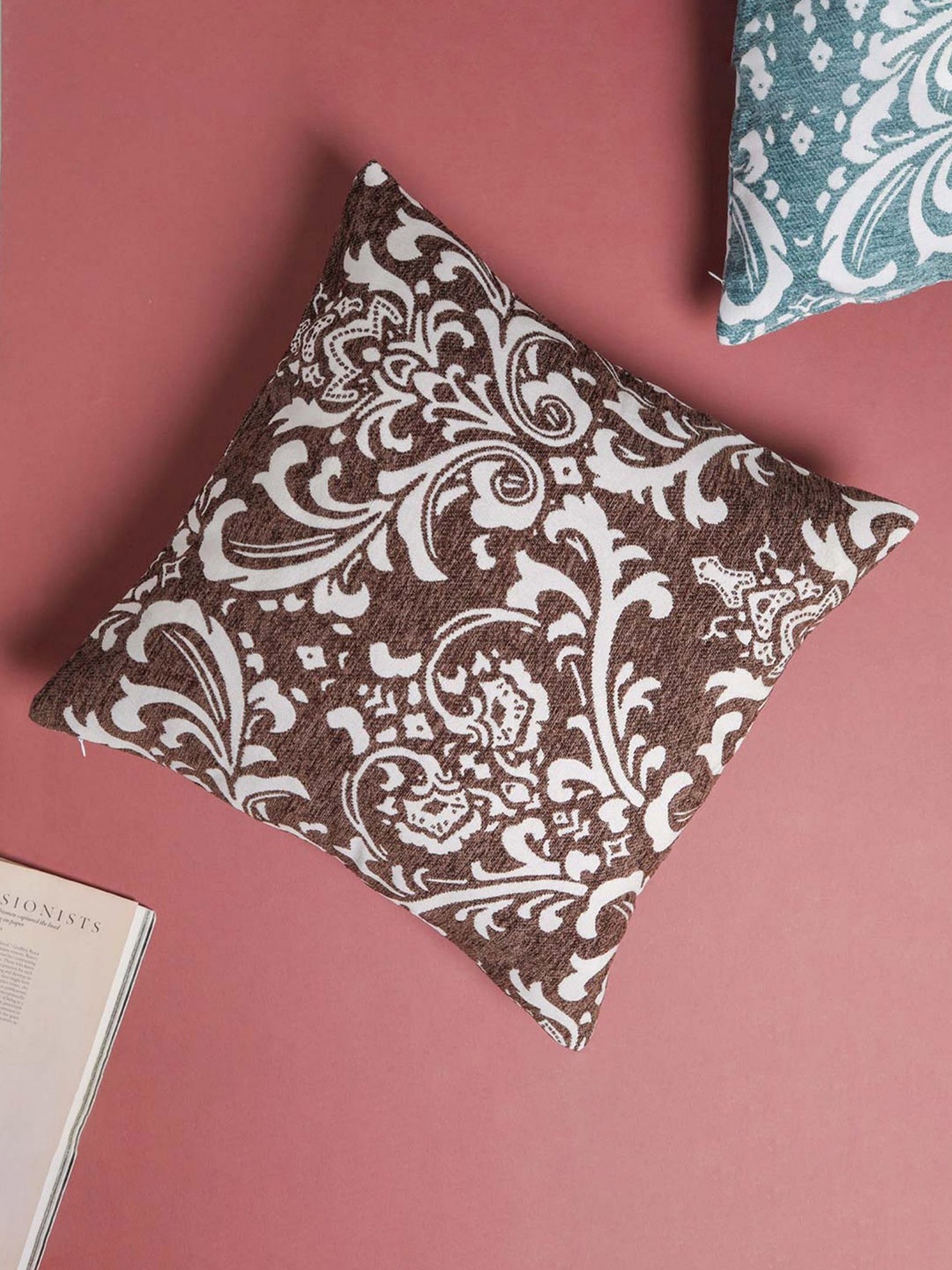 

Nestasia Brown & White Floral Square Soft Cushion Cover