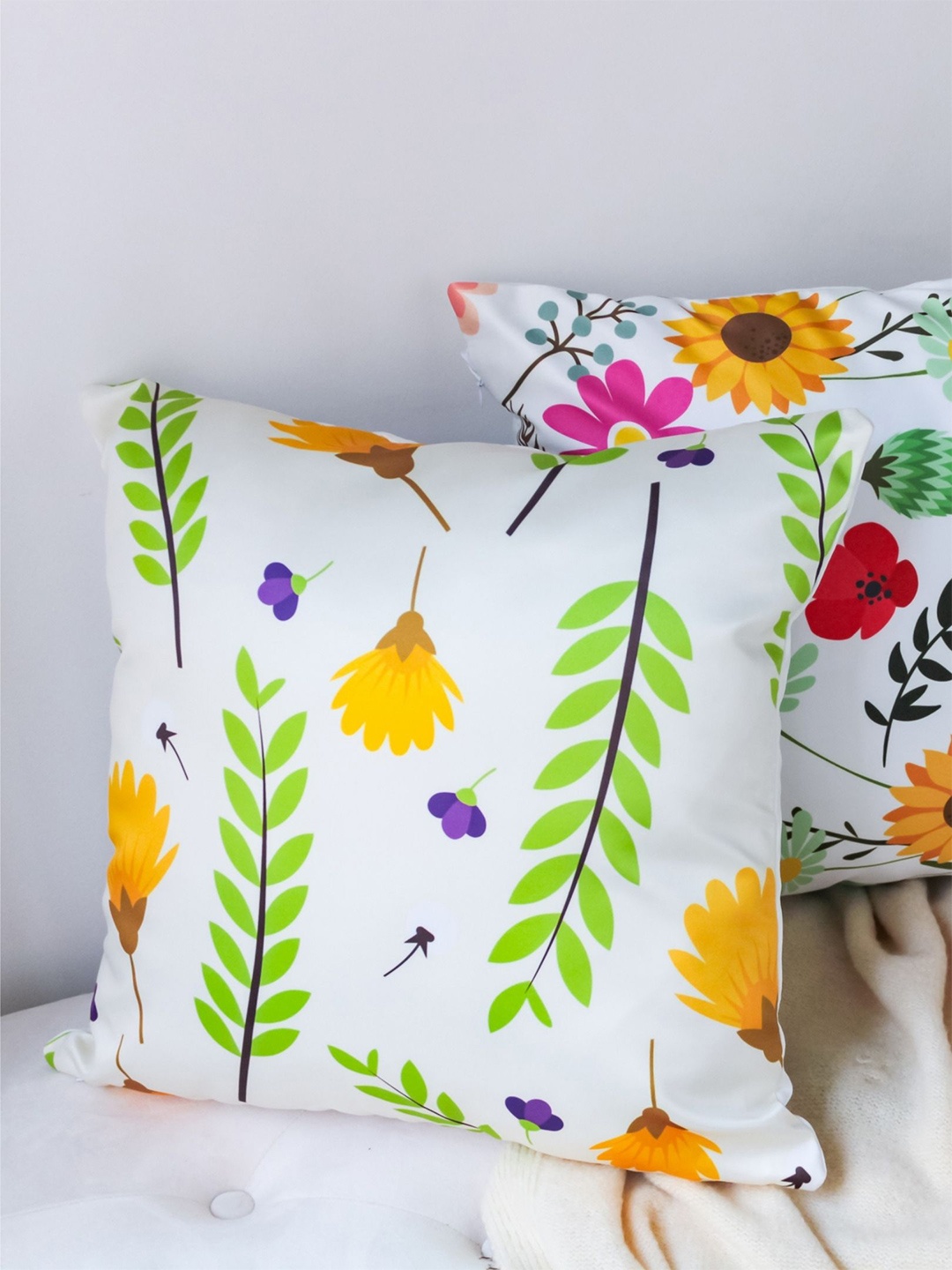 

Nestasia Multicolor Flower Design Cushion Cover, Multi