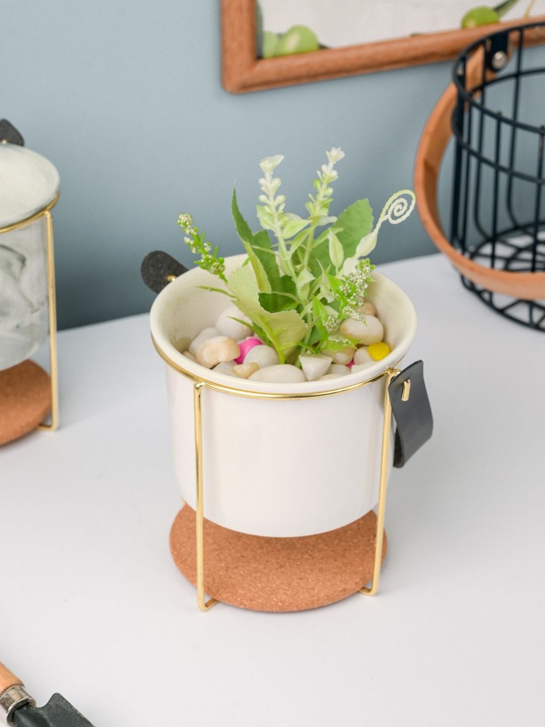 

Nestasia White & Gold-Toned Bucket Style Ceramic Planter