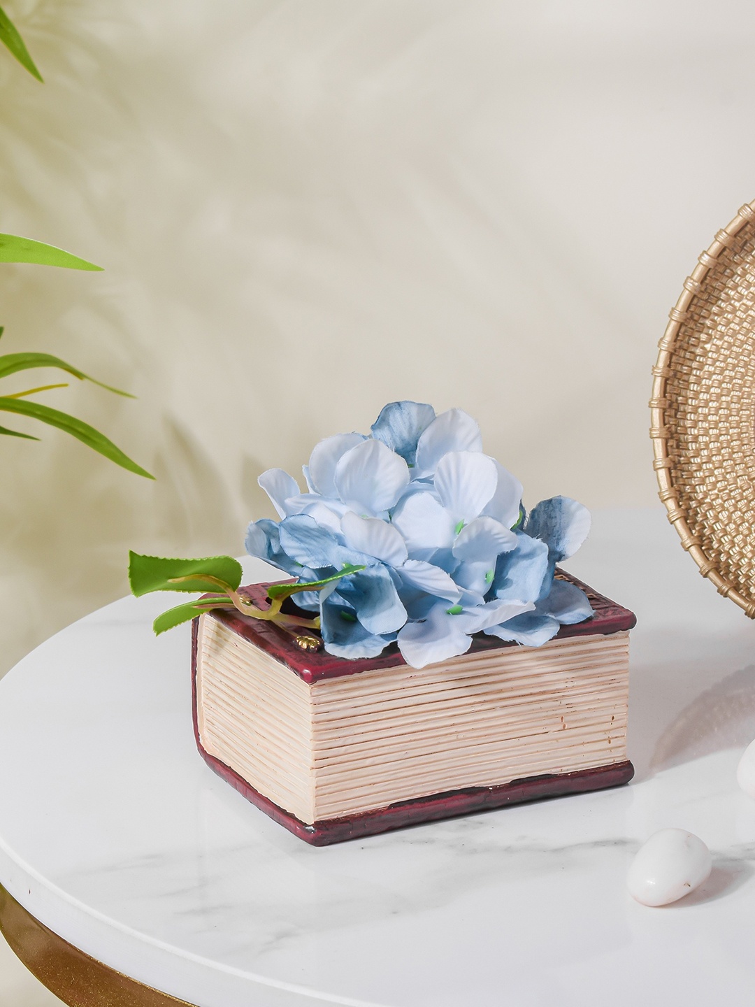 

Nestasia Brown Textured Book Planter