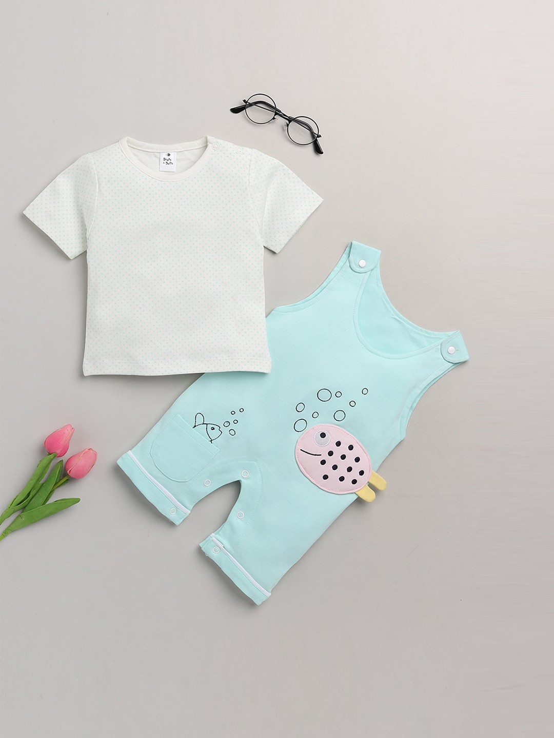 

BRATS AND DOLLS Boys Green & White Printed Pure Cotton Dungarees