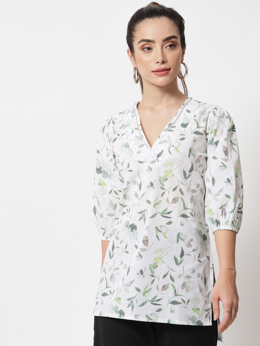 

Orchid Blues White Floral Printed Cotton Top