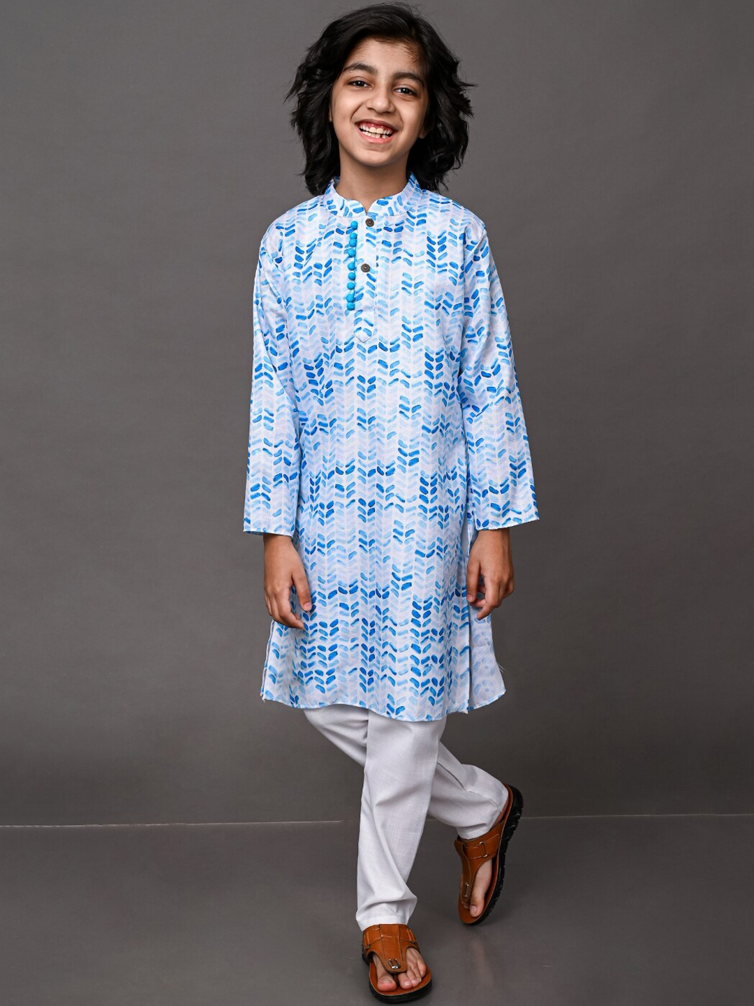 

VESHAM Boys Blue Geometric Printed Kurta with Pyjama