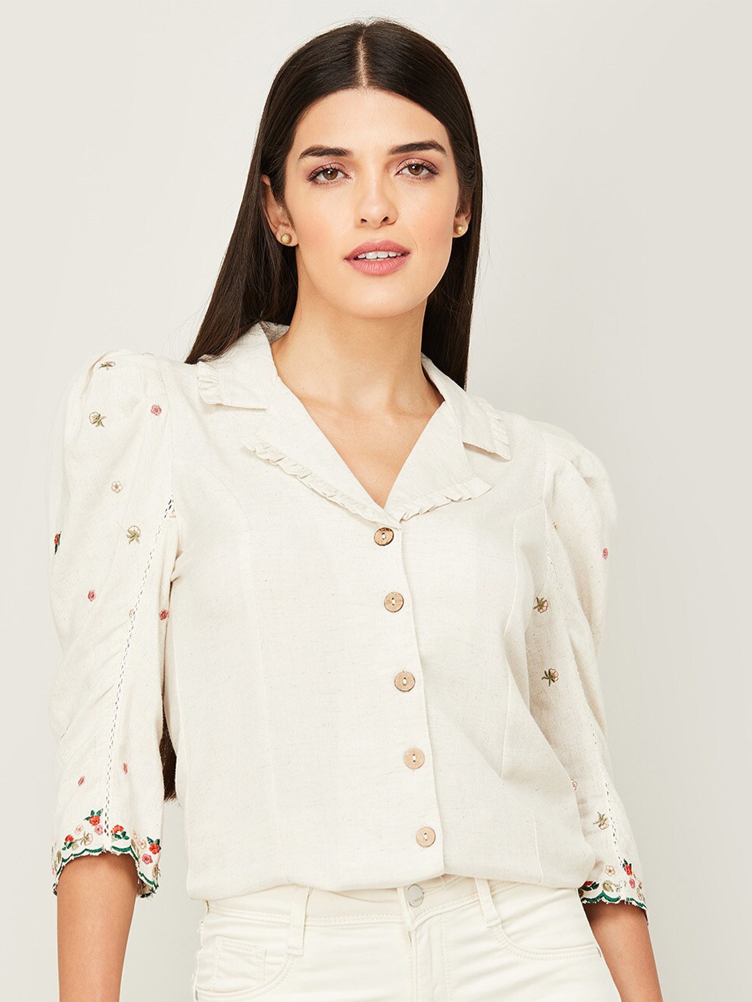 

CODE by Lifestyle Women Beige Crop Monochrome Button crop Shrug