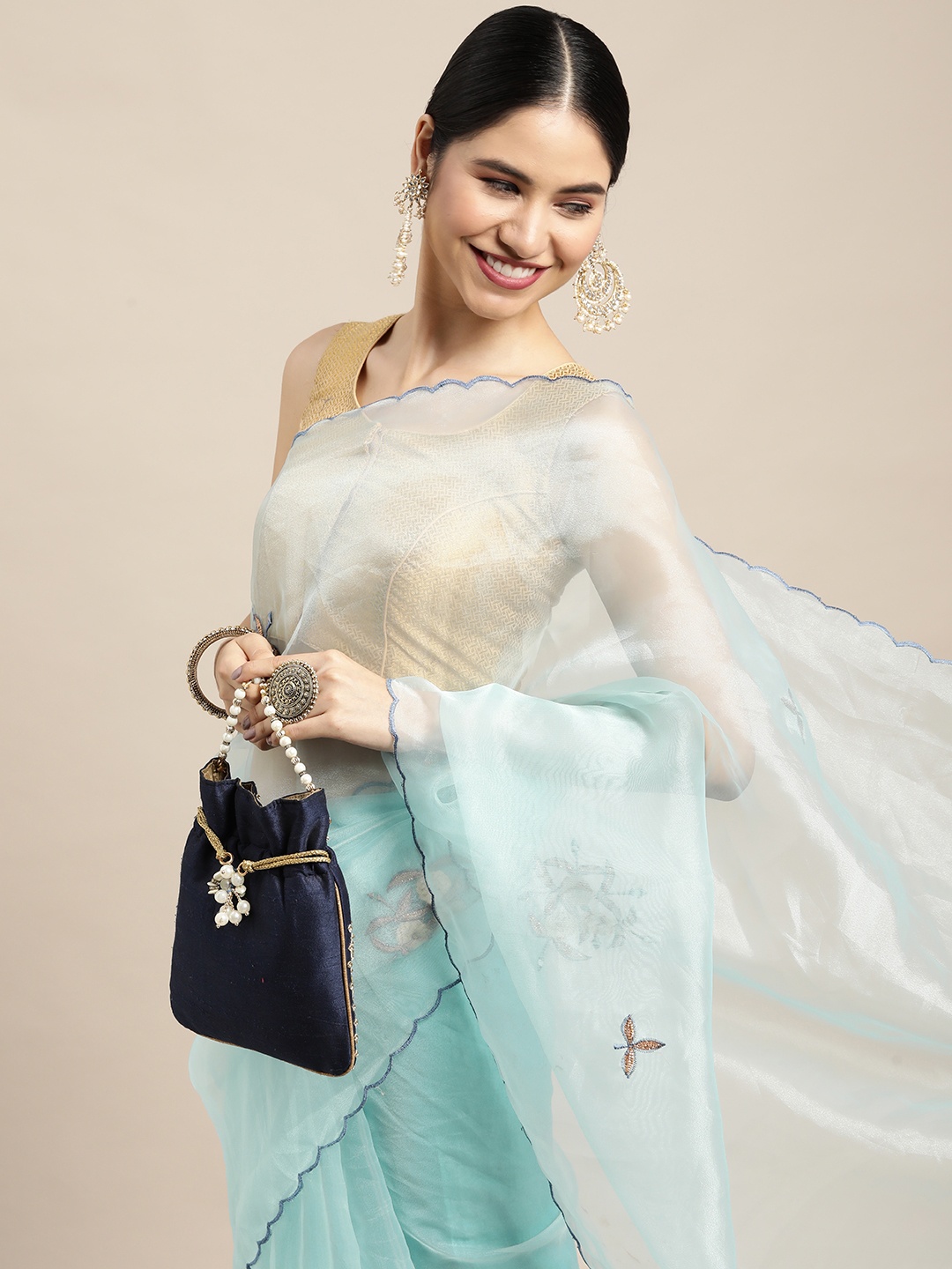 

VASTRANAND Blue Floral Embroidered Organza Saree