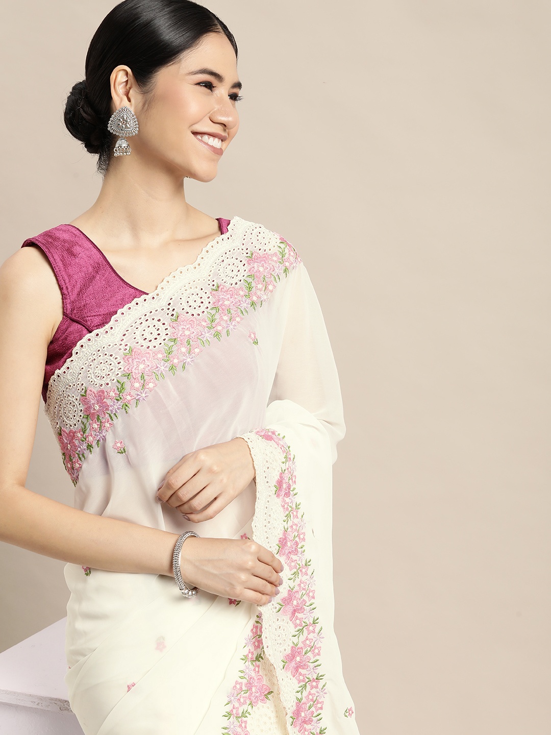 

VASTRANAND White & Pink Floral Embroidered Saree