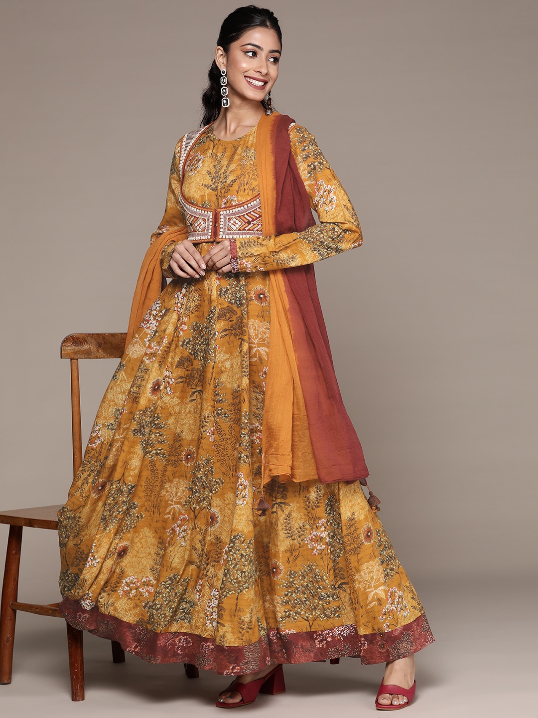 

Ritu Kumar Women Yellow Floral Printed Panelled Kurta With Dupatta