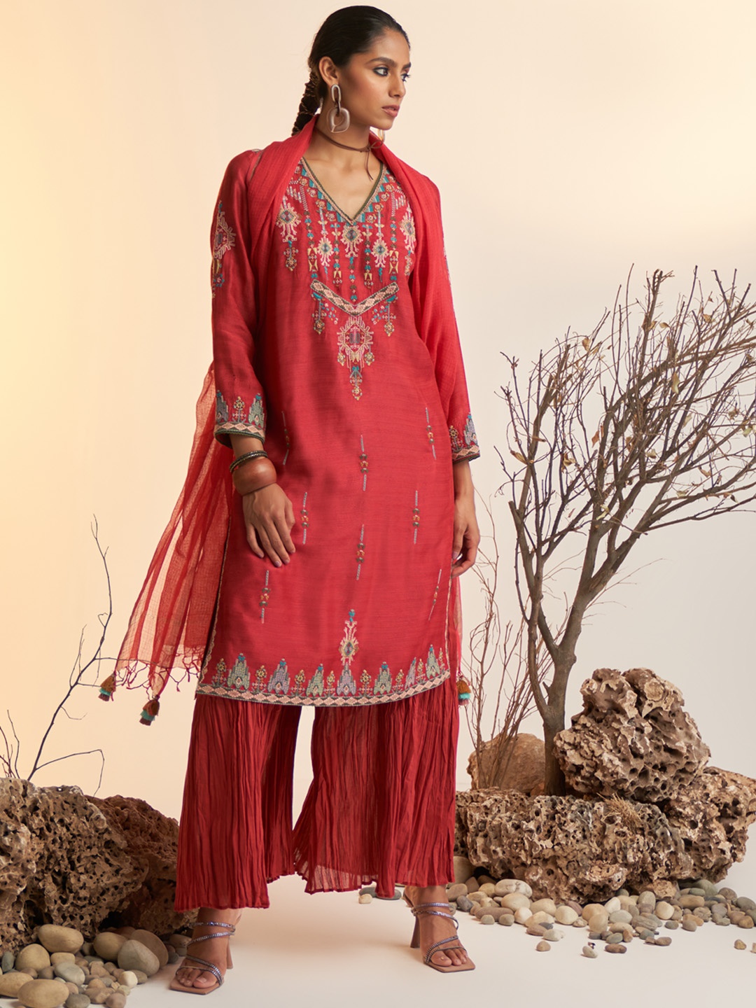 

Ritu Kumar Women Floral Embroidered Thread Work Kurta with Trousers & Dupatta, Red