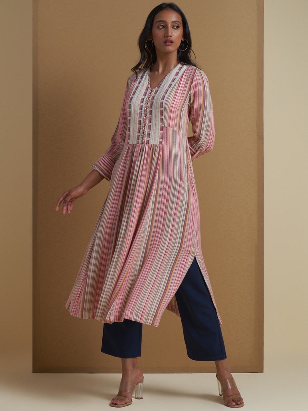 

Ritu Kumar Women Off White & Maroon Striped Kurta