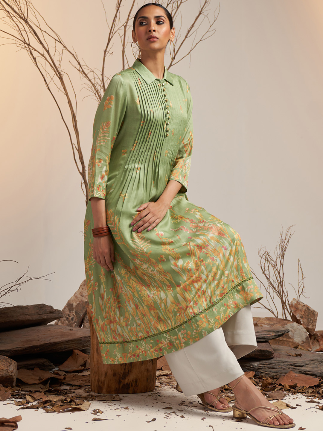 

Ritu Kumar Women Green Floral Printed Satin Kurta