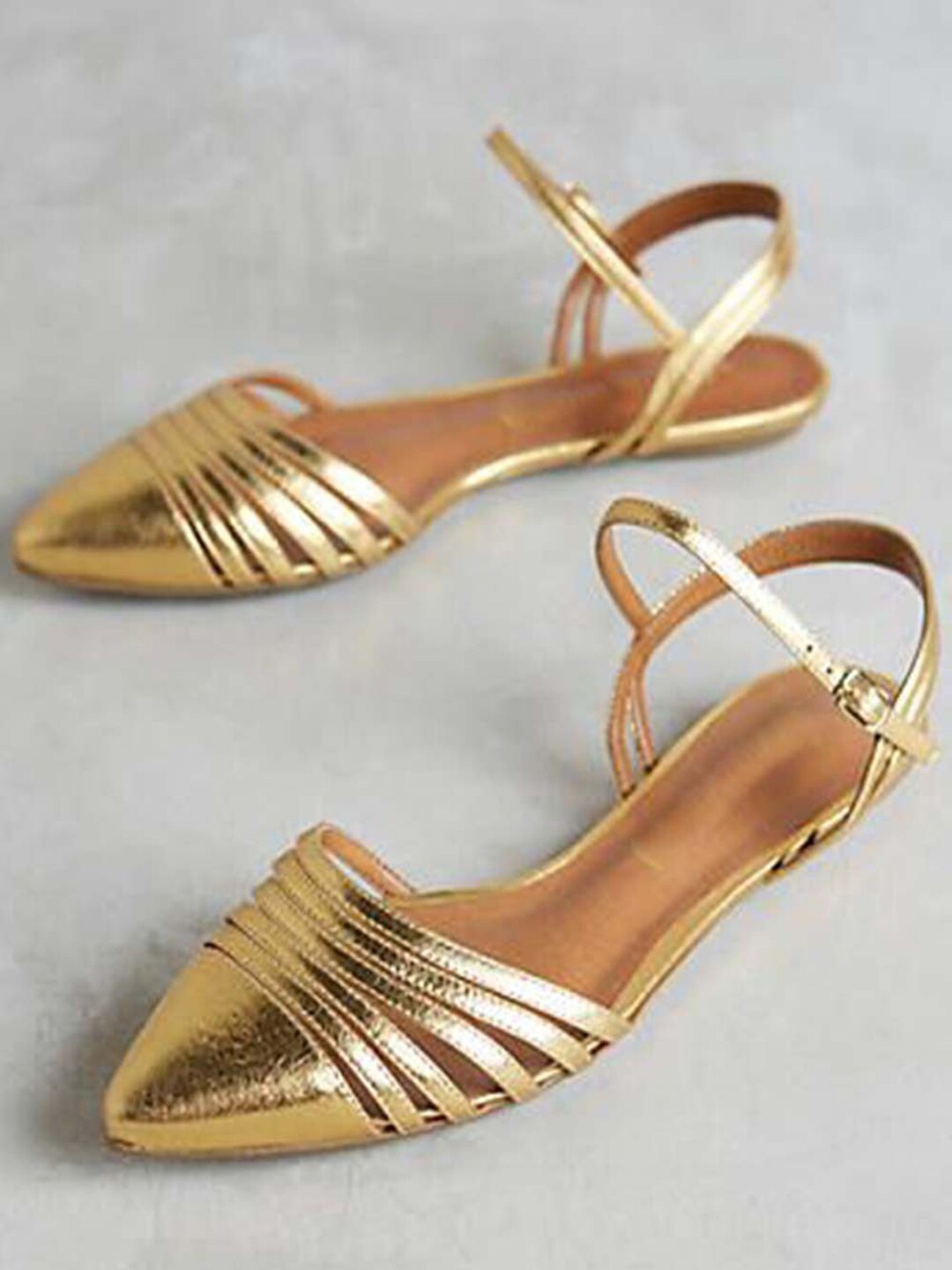 

Shoetopia Women Gold-Toned Ethnic Flats