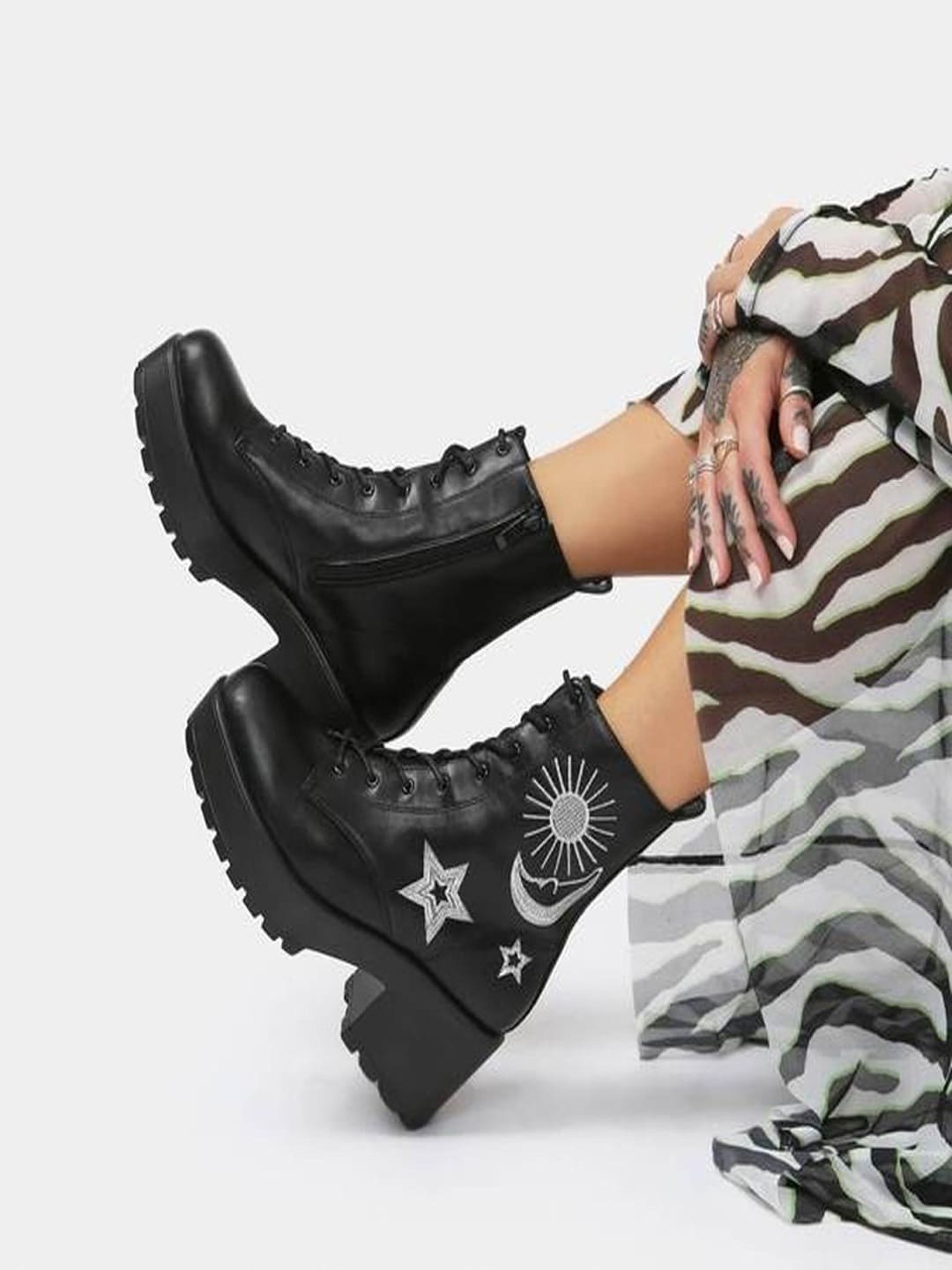 

Shoetopia Women Black Solid mid Top Boots