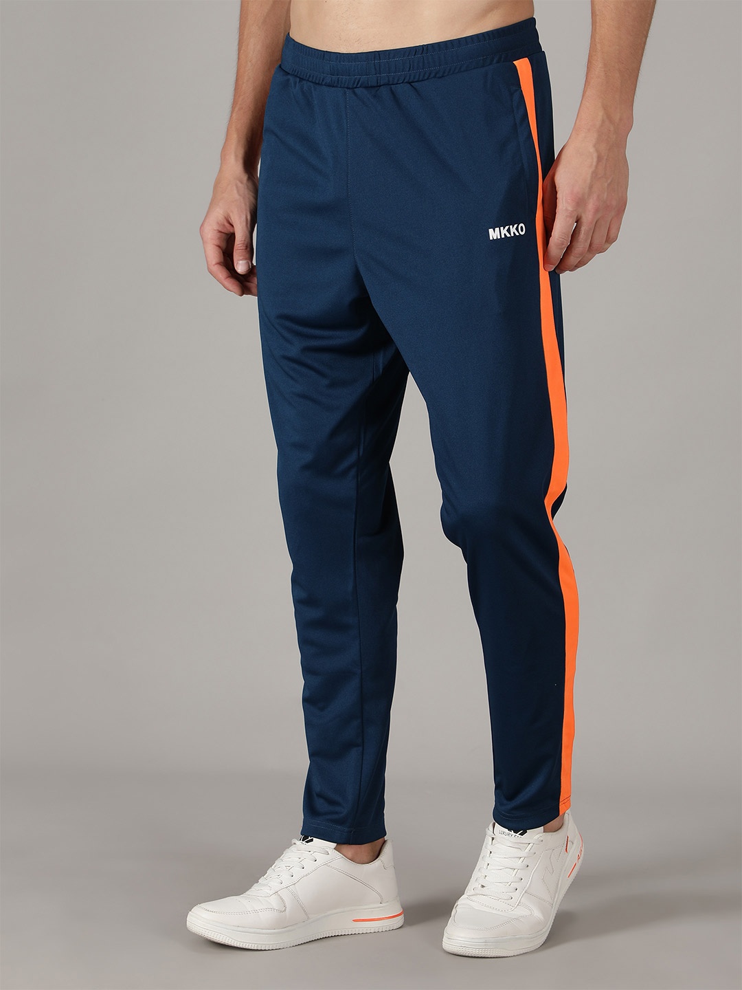 

MKKO Men Blue Solid Slim-Fit Track Pants