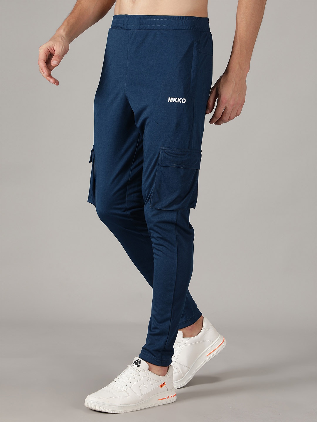 

MKKO Men Blue Solid Slim-Fit Joggers