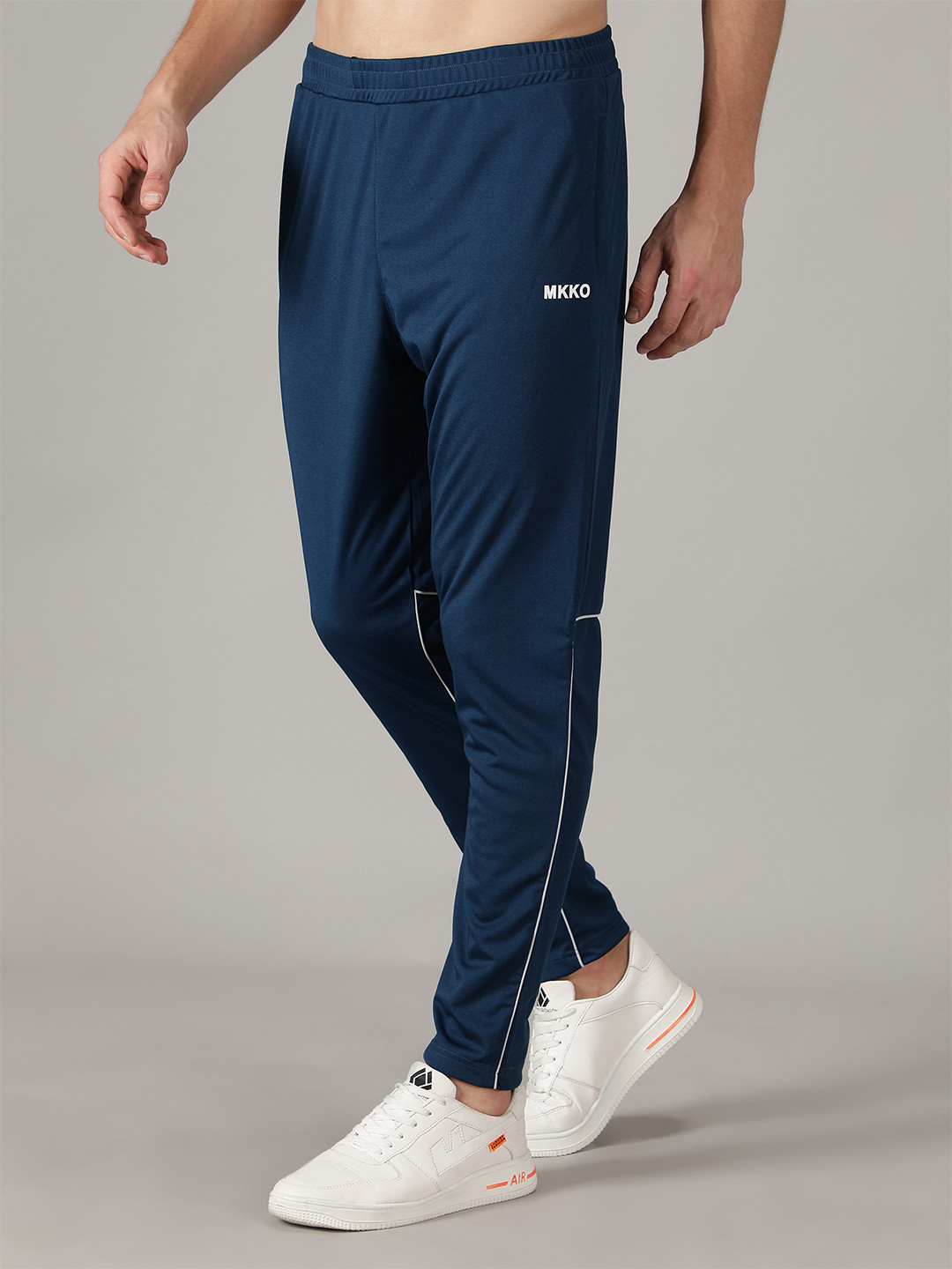 

MKKO Men Blue Solid Slim-Fit Track Pants