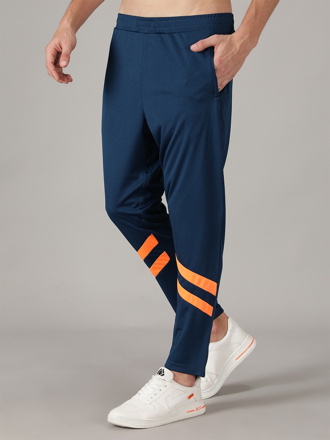 

MKKO Men Blue Solid Slim-Fit Track Pants