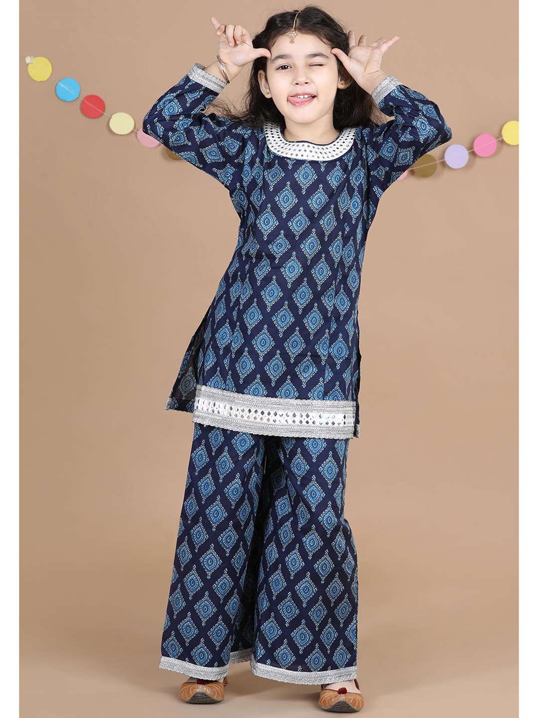

ADIVA Girls Navy Blue Ethnic Motifs Printed Panelled Kurta with Palazzos