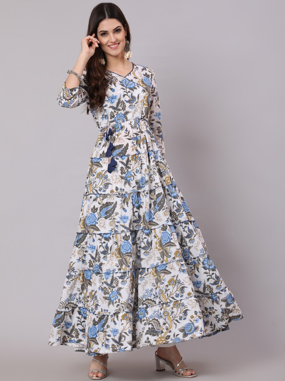 

GULMOHAR JAIPUR Women Cream-Coloured & Blue Floral Printed Thread Work Anarkali Kurta