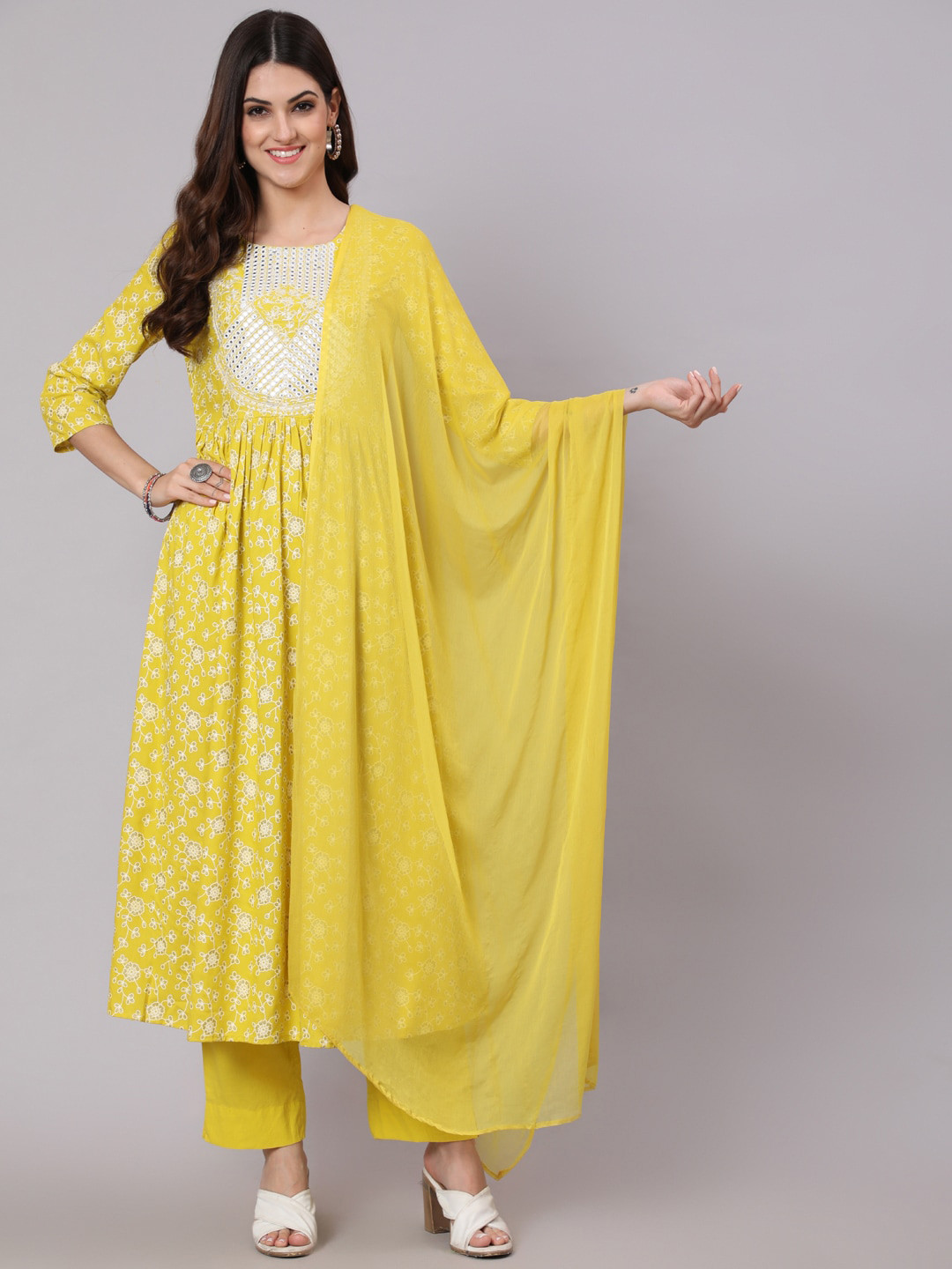 

GULMOHAR JAIPUR Women Yellow Floral Printed Kurta with Trousers & With Dupatta