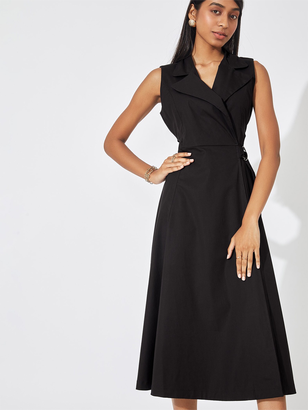 

The Label Life Black Cut Out Lapel Midi Dress