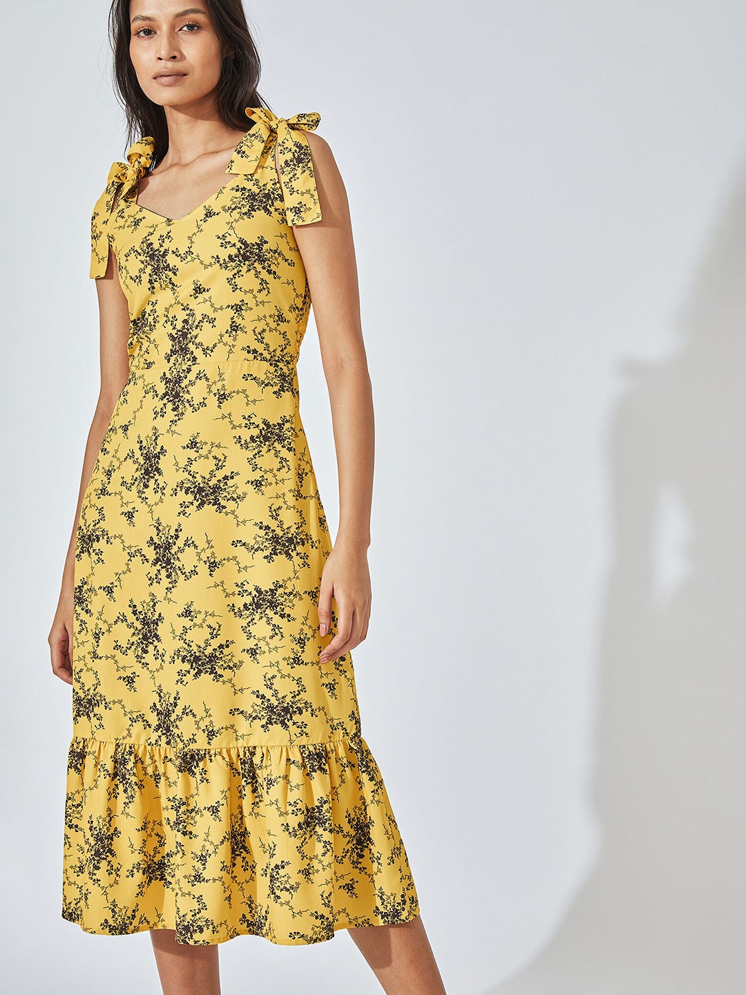 

The Label Life Yellow Floral Tie Up Strap A-Line Midi Dress