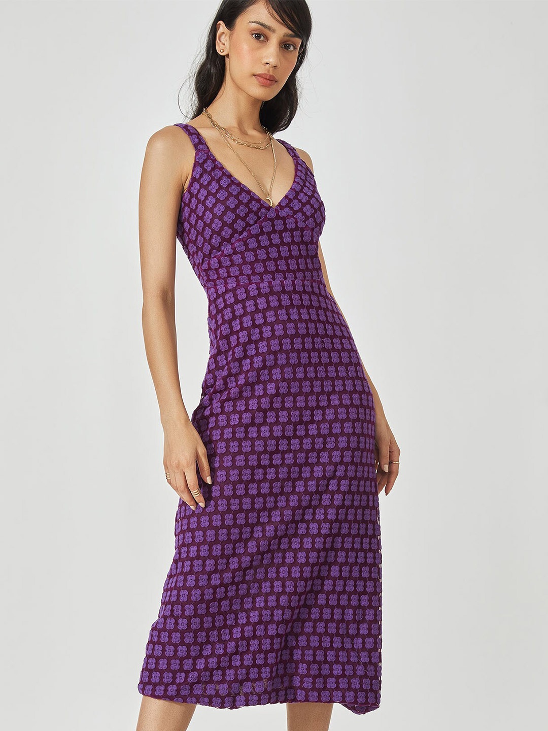 

The Label Life Women Purple Embroidered Midi Dress