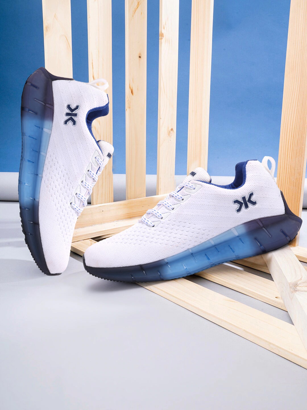 

Killer Men White Textile Running Shoes