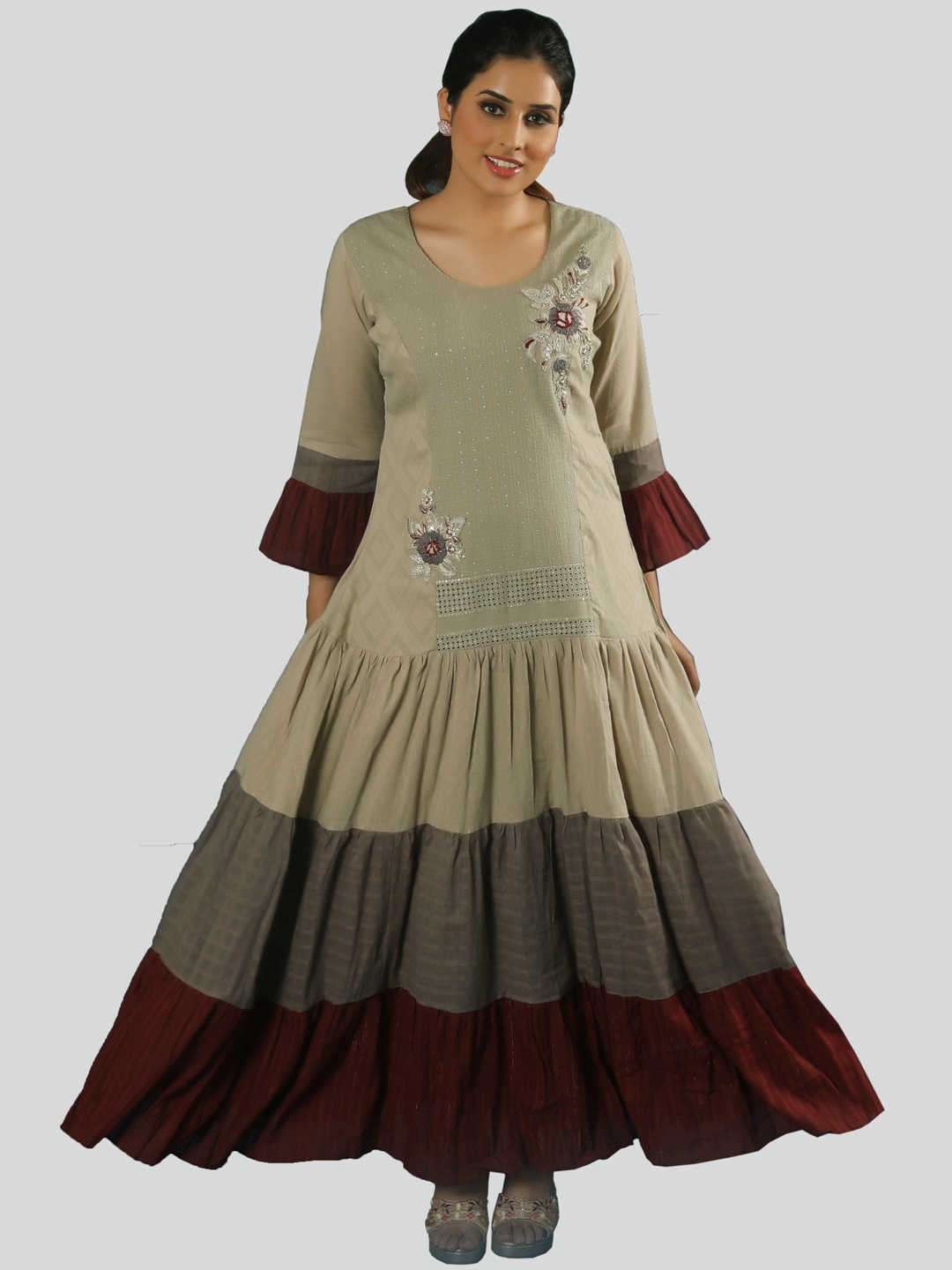 

taruni Women Grey Floral Embroidered Anarkali Kurta