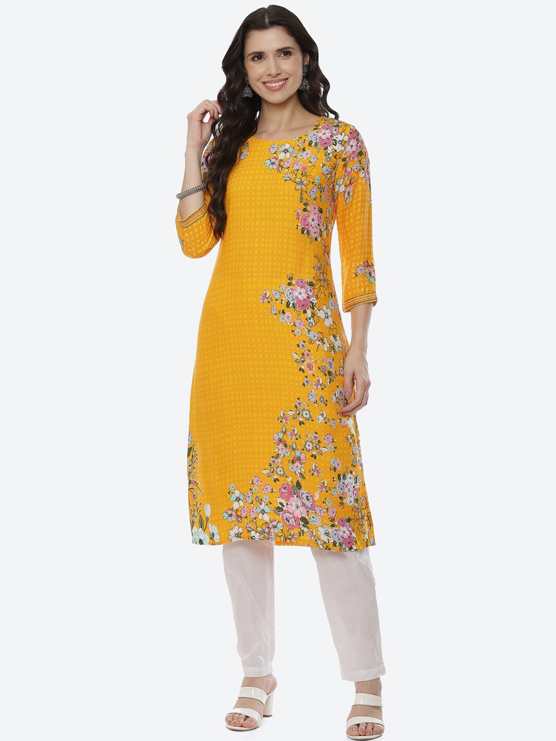 

Rangriti Women Yellow Floral Printed Kurta